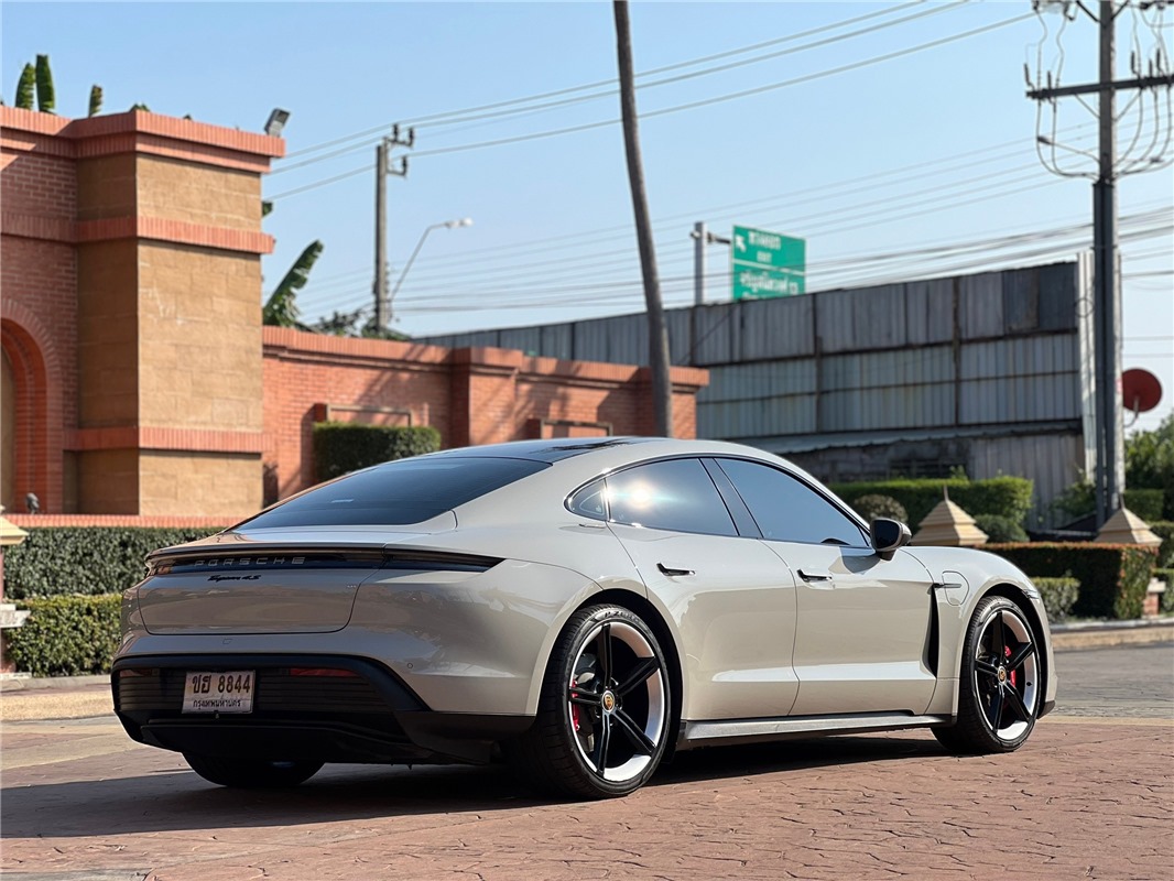PORSCHE