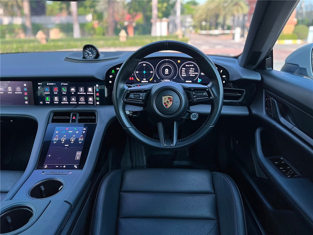PORSCHE