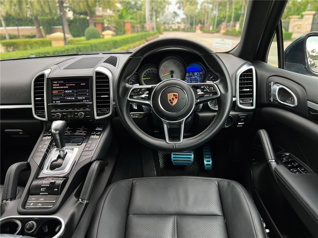 PORSCHE
