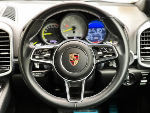 PORSCHE