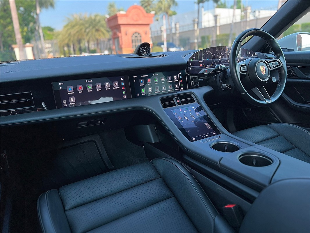 PORSCHE