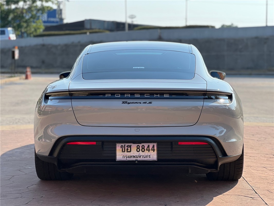 PORSCHE