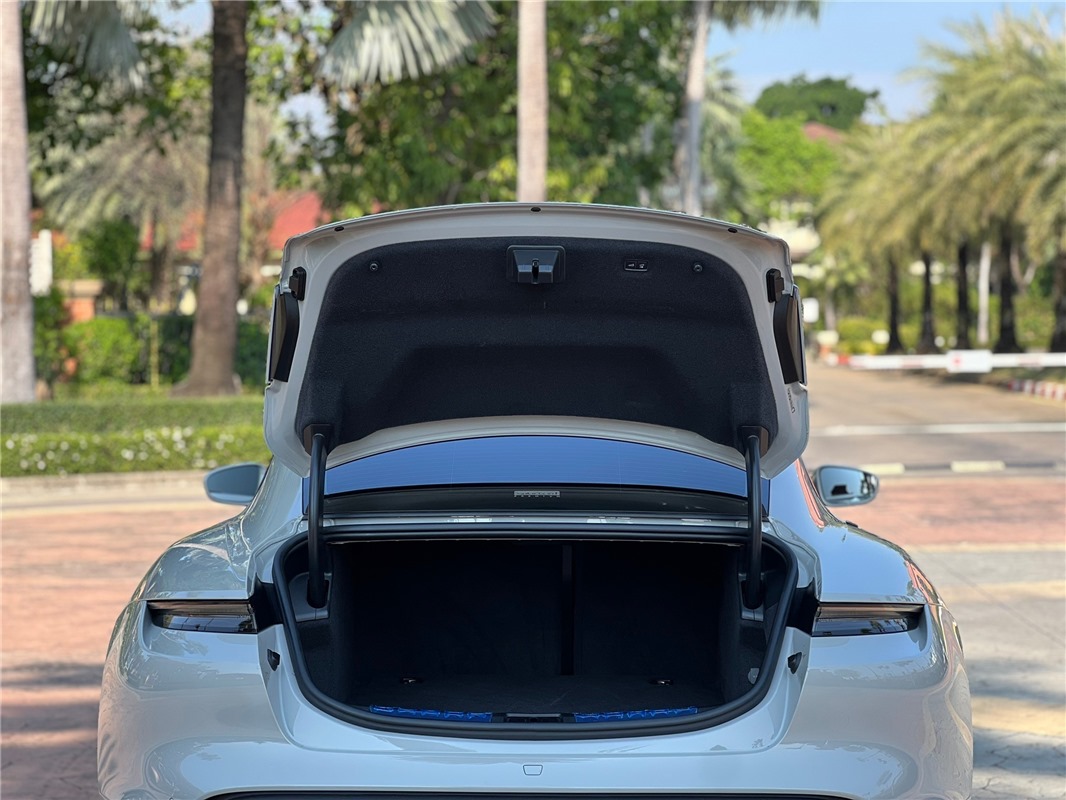 PORSCHE