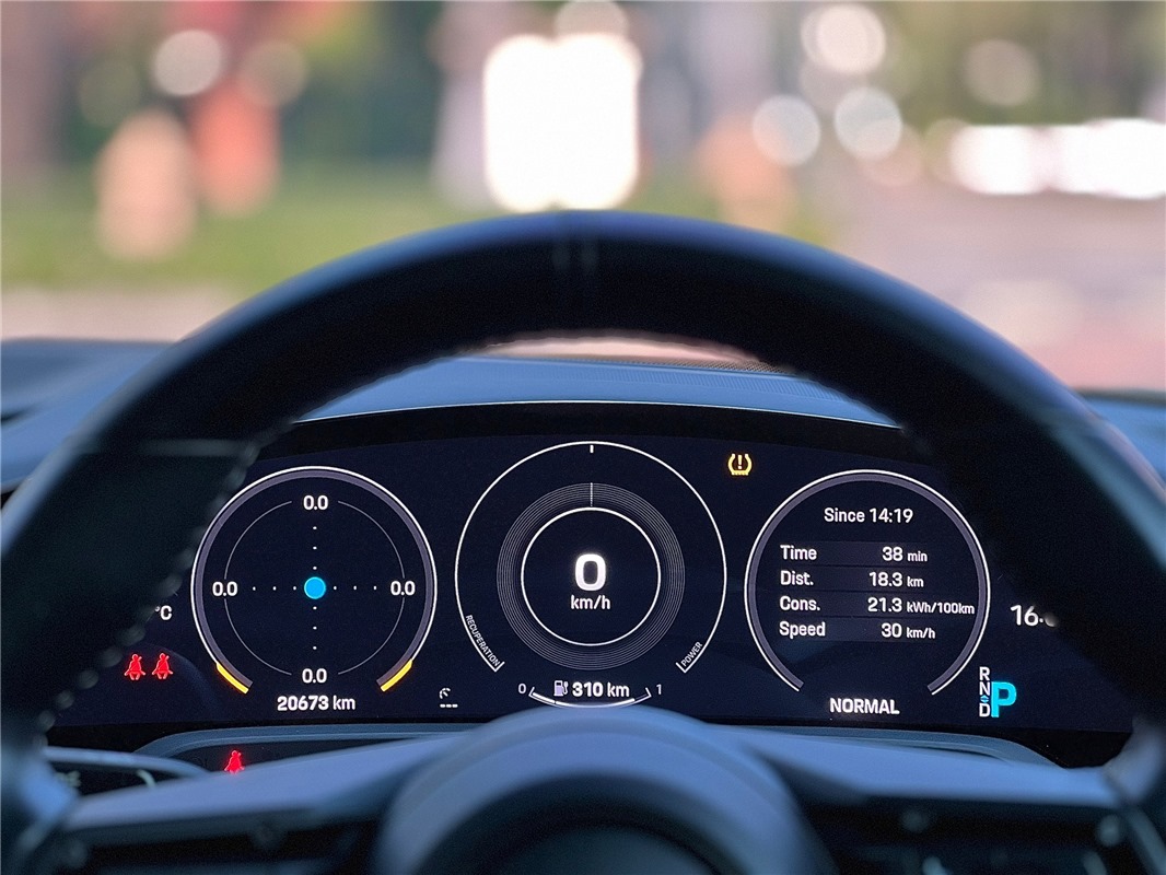 PORSCHE
