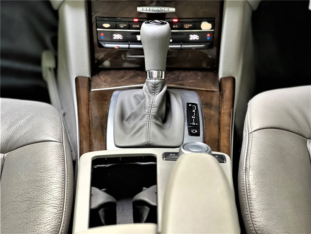 MERCEDES-BENZ
